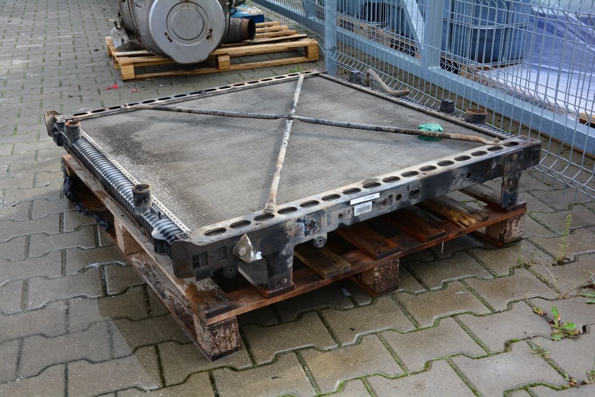 Chłodnica wody 2125896 DAF